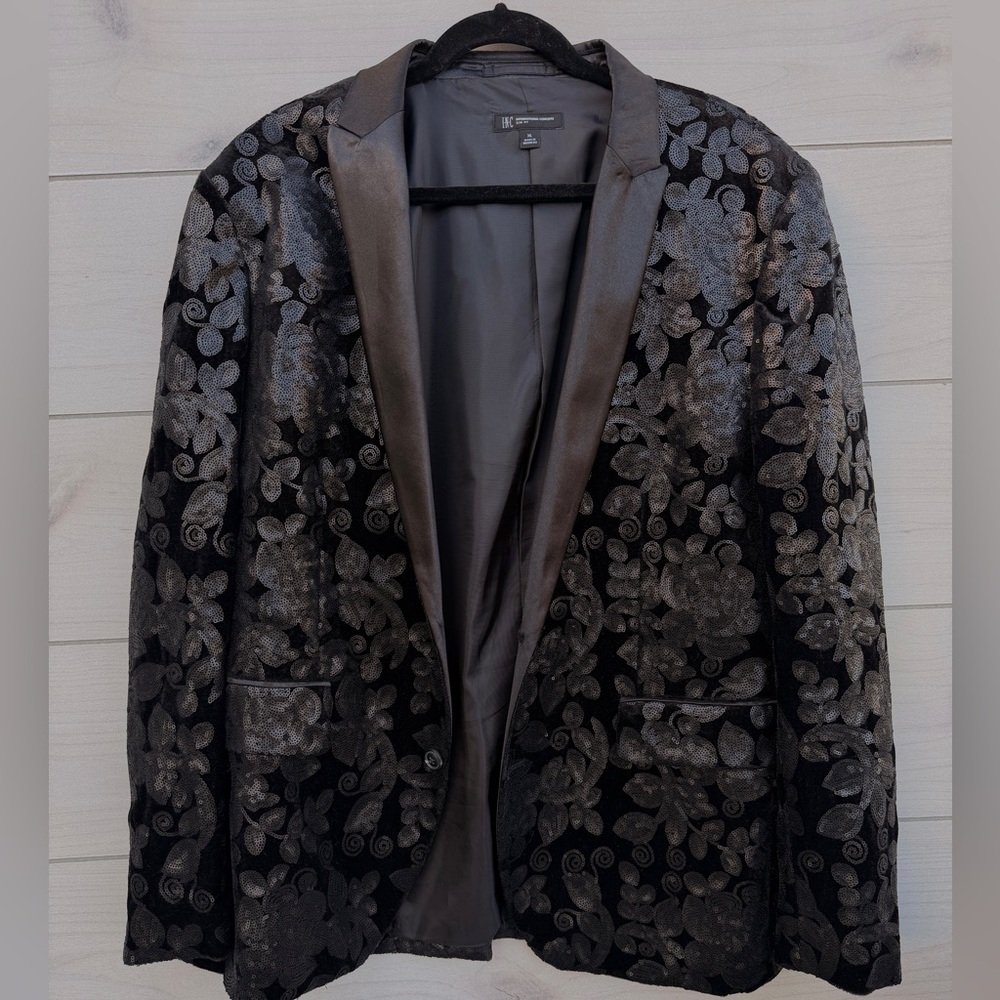 Men’s Monochromatic Black Sequined Blazer